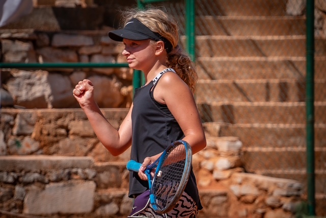 Ana Marija Rebić fist pump after winning a point